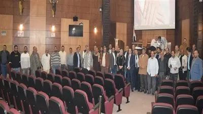 شعبة الجلود تبحث آخر المستجدات لتسليم أصحاب مصانع الغراء والجيلاتين بوحدات الروبيكي