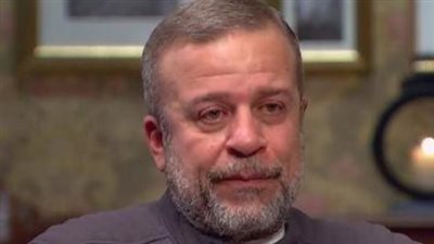 لهذا السبب.. شريف منير يدخل في نوبة بكاء على الهواء (فيديو)