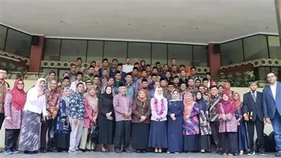 “الجامعة الإلكترونية” توقع عقودًا مع 45 جامعة في إندونيسيا لتعليم اللغة العربية للناطقين بغيرها