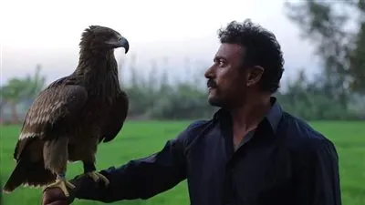 'احنا كيف الصقور ربنا معلينا وموطي أنفسنا'.. أحمد العوضي يروج لمسلسله الجديد ضرب نار