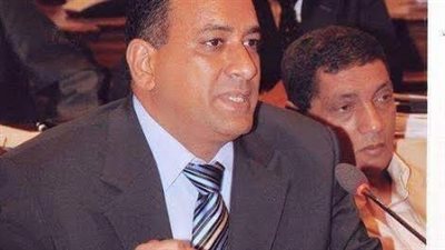 عضو شيوخ سابق يفجر مفاجأة صادمة عن الدولار (فيديو)