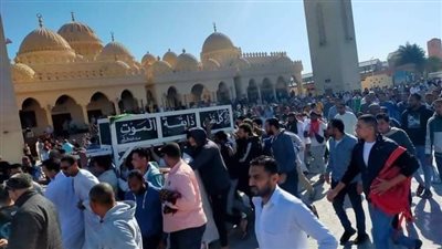 أهالى الغردقة يضربون أروع الأمثلة خلال تشييع جثمان ممرضة لمثواها الأخير 