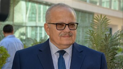 رئيس جامعة القاهرة يتلقى تقريرا حول جهود تطبيق الحوكمة والشفافية والرقابة الذاتية