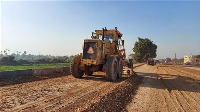 محافظ الجيزة: رصف وتطوير طريق المنطقة الأثرية بالبدرشين والمعتمدية