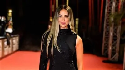 ريم مصطفى بإطلالة ساحرة في حفل دير جيست وتكريمها عن مسلسل 