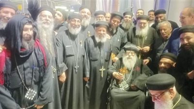 نيافة الأنبا باخوميوس يعود إلى مصر قادما من رحلة علاجية بلندن 