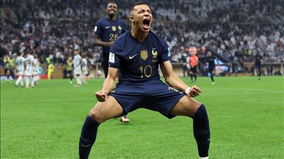 مبابي يحصد جائزة هداف كأس العالم 2022