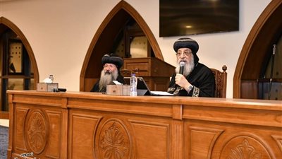 البابا تواضروس يلتقي كهنة قطاع شرق السكة الحديد