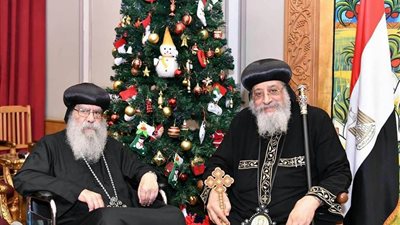 بعد عودة من لندن.. البابا تواضروس يستقبل مطران البحيرة 