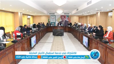 محافظ الفيوم ووفد كلية الفنون والتصميم يستعرضان نماذج الهوية البصرية