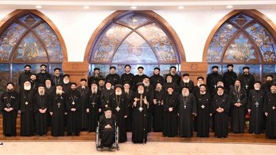 البابا تواضروس يلتقي بكهنة حدائق القبة والوايلي والعباسية بالمقر البابوي 