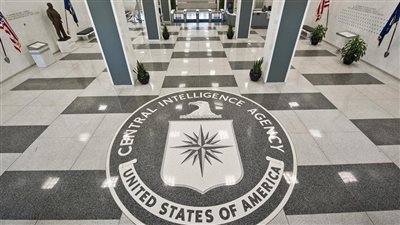 سياسي أمريكي: 