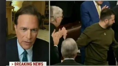 نائب ديمقراطي يطالب بمساءلة من لم يصفقوا لزيلينسكي