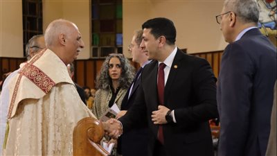 مطران الأسقفية يصلى لمصر فى قداس عيد الميلاد المجيد 