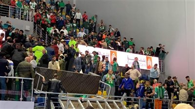 إصابة 10 أشخاص إثر سقوط مدرج في مباراة الأهلي والاتحاد السكندري