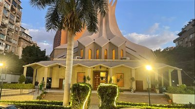 بمناسبة عيد القيامة المجيد.. رئيس الأسقفية يقيم قداسا بسجن القناطر 