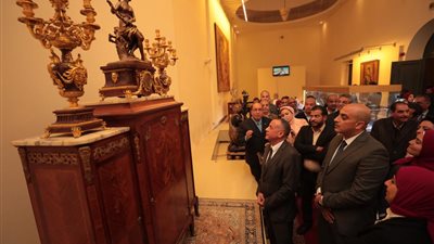 انطلاق أولى أيام معرض المضبوطات الأثرية بمتحف محمد علي بالمنيل