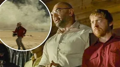 طرح الإعلان الترويجي لفيلم Knock At The Cabin