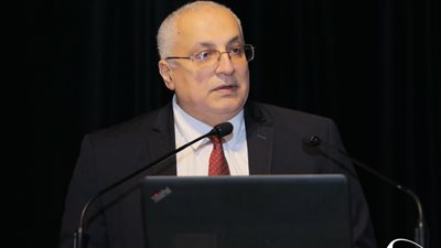 أحمد زايد يفتتح مؤتمر 