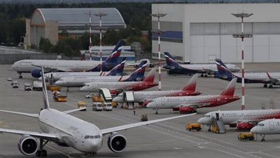 احتراق هاتف محمول تسبب في هبوط اضطراري لطائرة.. ما هي القصة؟