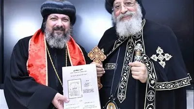 البابا تواضروس يشهد مناقشة الأنبا مكاري رسالة دكتوراه بإكليريكية الأنبا رويس