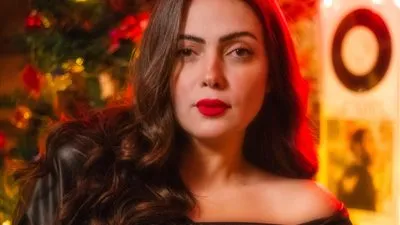 وئام مجدي تتعاقد على فيلم «عكس عكاس» مع رنا رئيس