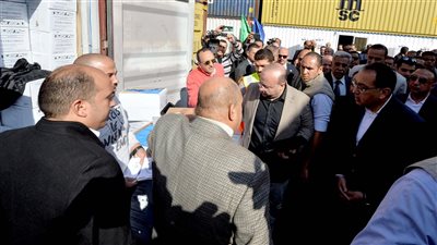 عاجل.. رئيس الوزراء يصدر قرارا مهما بشأن المنافذ الجمركية 
