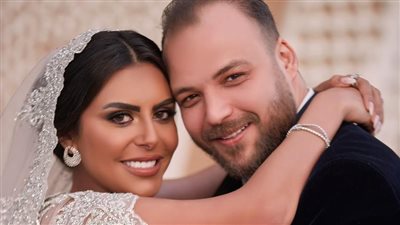 إطلالة ملكية لهاجر الشرنوبي في عقد قرانها على المنتج أحمد الجابري (صور)