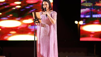 في آخر حفلات العام 2022 والتي احتضنتها مدينة ألعاب الهيلي في العين.. ديانا حداد تحول بأغنياتها الأجواء الباردة إلى لوحة فنية