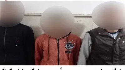 ضبط 3 أشخاص لقيامهم بالاتجار بالنقد الأجنبي عبر 