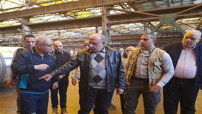في زيارة مفاجئة.. وزير قطاع الأعمال العام يتفقد شركة النحاس المصرية بالإسكندرية