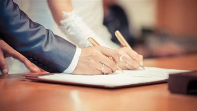 دراسة: الزواج غير الناجح أفضل من العزوبية.. وطبيبية نفسية توضح (فيديو)