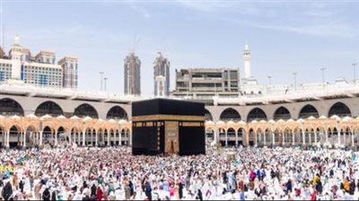 خبير سياحي: من سن 12 عاما يمكن للمرأة تحج دون محرم