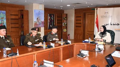 وزيرة التضامن تلتقى مدير 