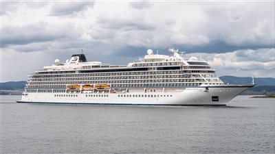 سفينة سياحية عالقة في البحر منذ 7 أيام.. تعرف على الأسباب 