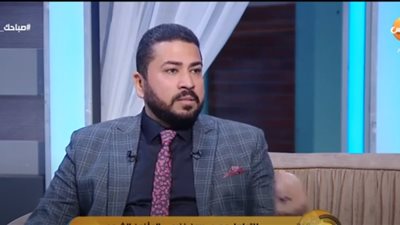 مأذون شرعي: مواقع التواصل أكثر وأسرع وسيلة للخيانة الزوجية (فيديو)