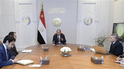 عاجل.. السيسي يصدر توجيها جديدا لرئيس قناة السويس