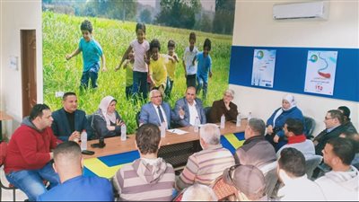 رئيس شركة مياه المنوفية يجتمع بالعاملين بفرع أشمون