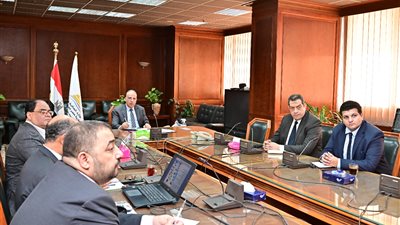 ‏وزير الري يتابع موقف مشروعات تأهيل وصيانة المنشآت المائية الكبرى