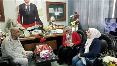 وكيل وزارة الشباب بالدقهلية تلتقي ياسمين كشك من ذوي الهمم (صور)