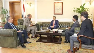 وزير قطاع الأعمال العام يلتقي سفير دولة الهند بالقاهرة