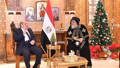 رئيس مجلس الشيوخ يهنئ البابا تواضروس بعيد الميلاد
