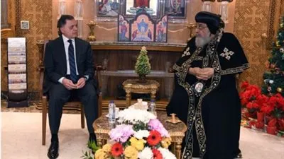 عاجل.. وزير الداخلية يزور البابا تواضروس للتهئئة بعيد الميلاد المجيد