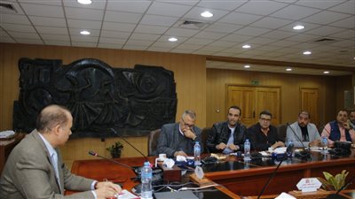 رئيس جامعة المنصورة يلتقى رئيس الغرفة التجارية ووفد مستثمري المنطقة الصناعية