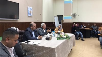 رئيس شركة مياه المنوفية يجتمع بالعاملين بفرع شبين الكوم