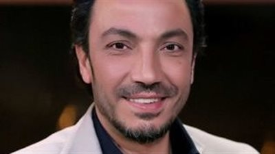 تعرف على موعد ومكان صلاة الجنازة على والدة الفنان طارق لطفي