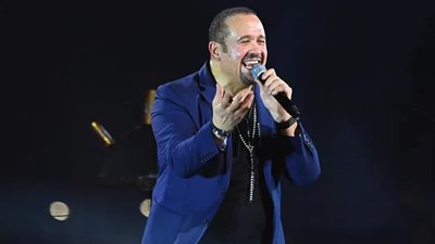 هشام عباس: ابني وأصحابه فاجئوني في مهرجان محكى القلعة