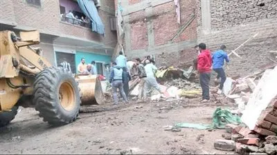 انهيار منزل في منشأة القناطر.. والأمن ينتقل 