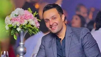 وائل عبد العزيز يعلن عن موعد ومكان عزاء والدة طارق لطفي 