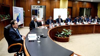 عاجل.. وزارة البترول تبحث الفرص الاستثمارية بالمنطقة الاقتصادية للمثلث الذهبي